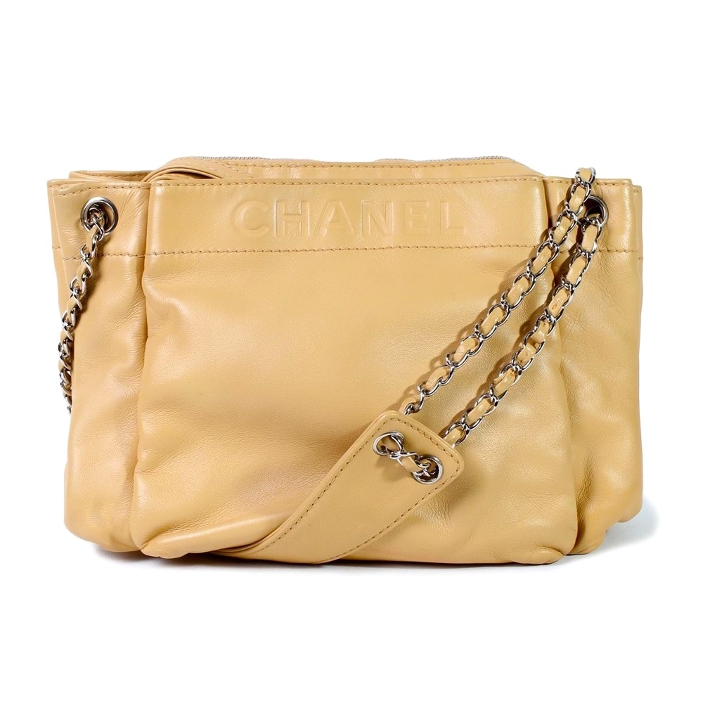 🥳 HP 🎊 🎉 🔥CHANEL LOGO EMBOSSED CHAIN HANDBAG 💎